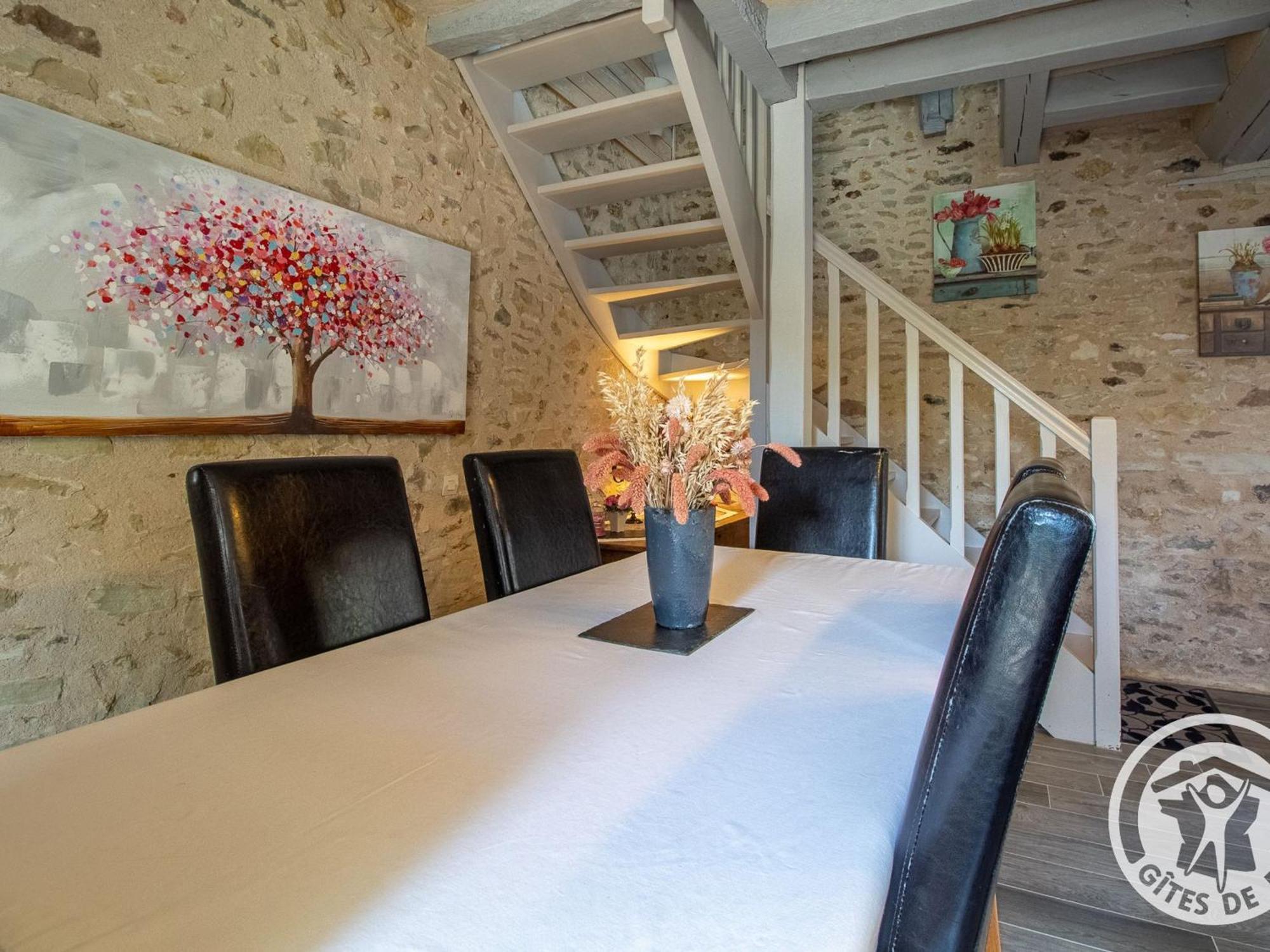 Gite Charmant Avec Jardin, Proche Activites Nautiques - Fr-1-622-75 Morannes sur Sarthe-Daumeray Extérieur photo